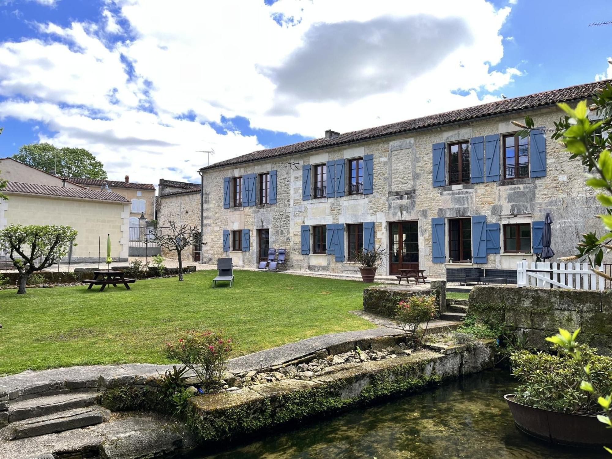 Petit Moulin De Veillard Bourg-Charente Exterior foto