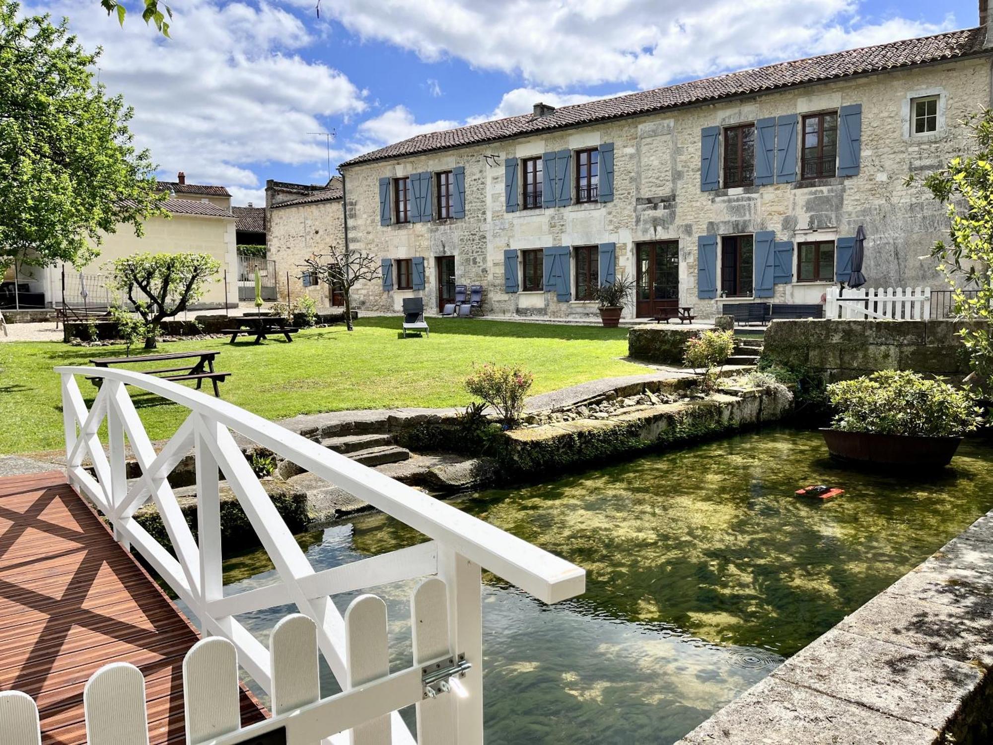 Petit Moulin De Veillard Bourg-Charente Exterior foto